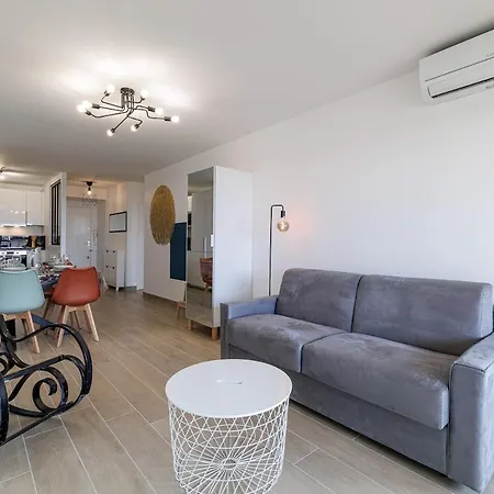 Apartament Spacious 2Bdr Renovated - Ac - Pool - Parking *