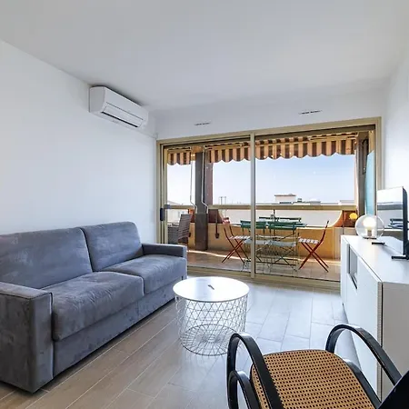 Apartament Spacious 2Bdr Renovated - Ac - Pool - Parking